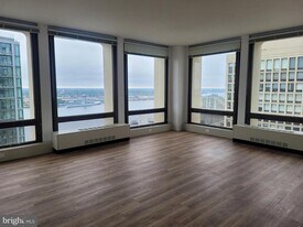 200 Locust St in Philadelphia, PA - Building Photo