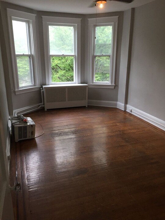 308 E 33rd St in Baltimore, MD - Building Photo