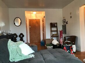 76 Euston Rd in Boston, MA - Foto de edificio - Building Photo