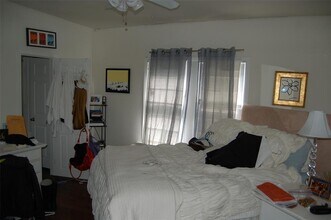 1905 David St in Austin, TX - Foto de edificio - Building Photo