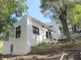 1257 W Sunset Blvd in Los Angeles, CA - Building Photo