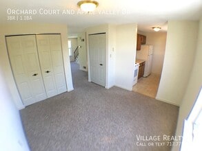214 Orchard Ct in Red Lion, PA - Building Photo - Building Photo