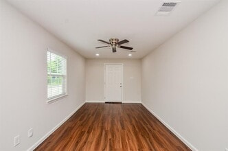 6425 Sidney St in Houston, TX - Building Photo - Building Photo