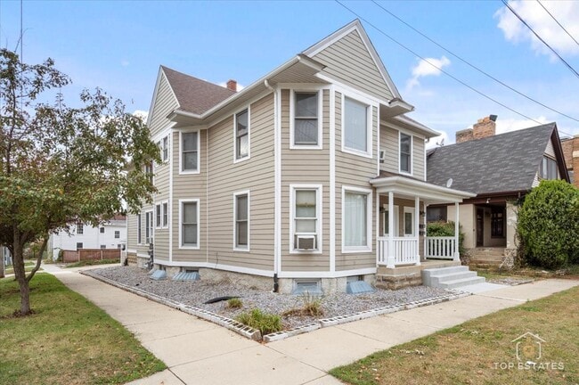 property at 19 S 4th Ave