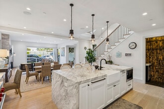 503 L St in Newport Beach, CA - Building Photo - Building Photo