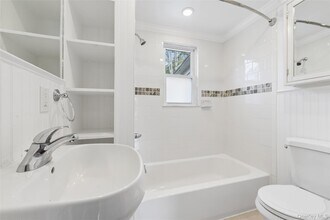 424 Main St in Westhampton Beach, NY - Building Photo - Building Photo