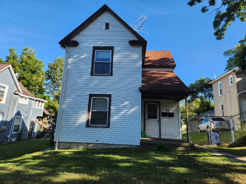 47 Caledonia St NE in Grand Rapids, MI - Building Photo