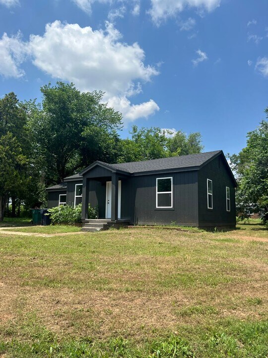 2137 NE 16th Terrace in Oklahoma City, OK - Building Photo