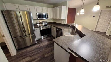 5203 Chesapeake Cir in Commerce Township, MI - Building Photo - Building Photo