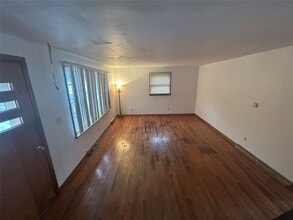 136 Meeker Rd in Vestal, NY - Building Photo - Building Photo