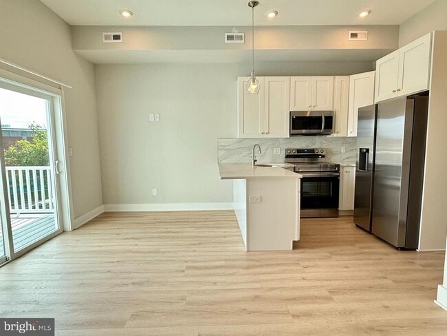 property at 2421 Frankford Ave