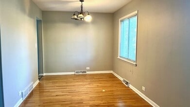 846 S Hawthorne Ave in Elmhurst, IL - Building Photo - Building Photo