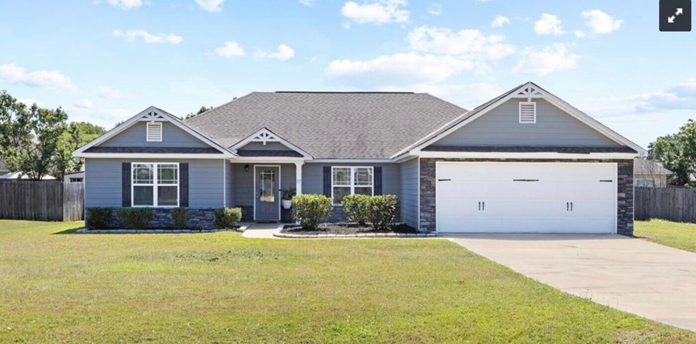 17 Silver Eagle Ct in Fort Mitchell, AL - Building Photo