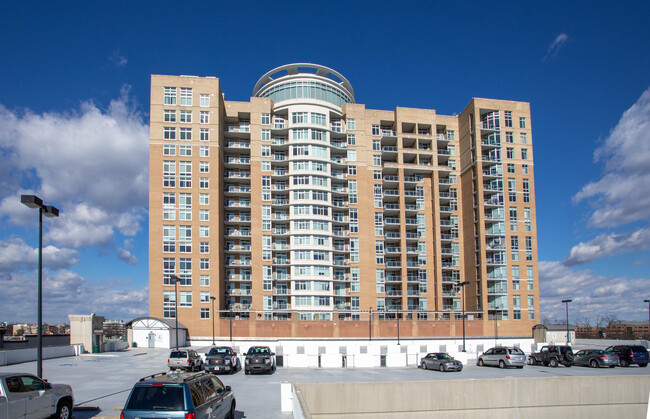 Midtown Bethesda North in North Bethesda, MD - Foto de edificio - Building Photo