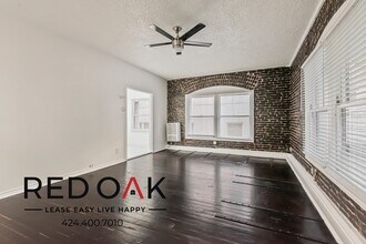 854 S Oxford Ave, Unit 404 in Los Angeles, CA - Building Photo - Building Photo