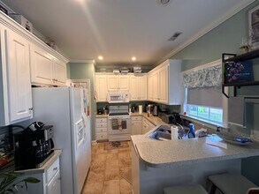 204 Lafollette Dr in Winterville, NC - Building Photo - Building Photo