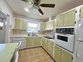 5780 Fernley Dr W in West Palm Beach, FL - Building Photo - Building Photo