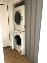 15 Bower Rd, Unit Apt F4 in Quincy, MA - Foto de edificio - Building Photo