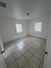 3041 NW 52nd St in Miami, FL - Building Photo - Building Photo