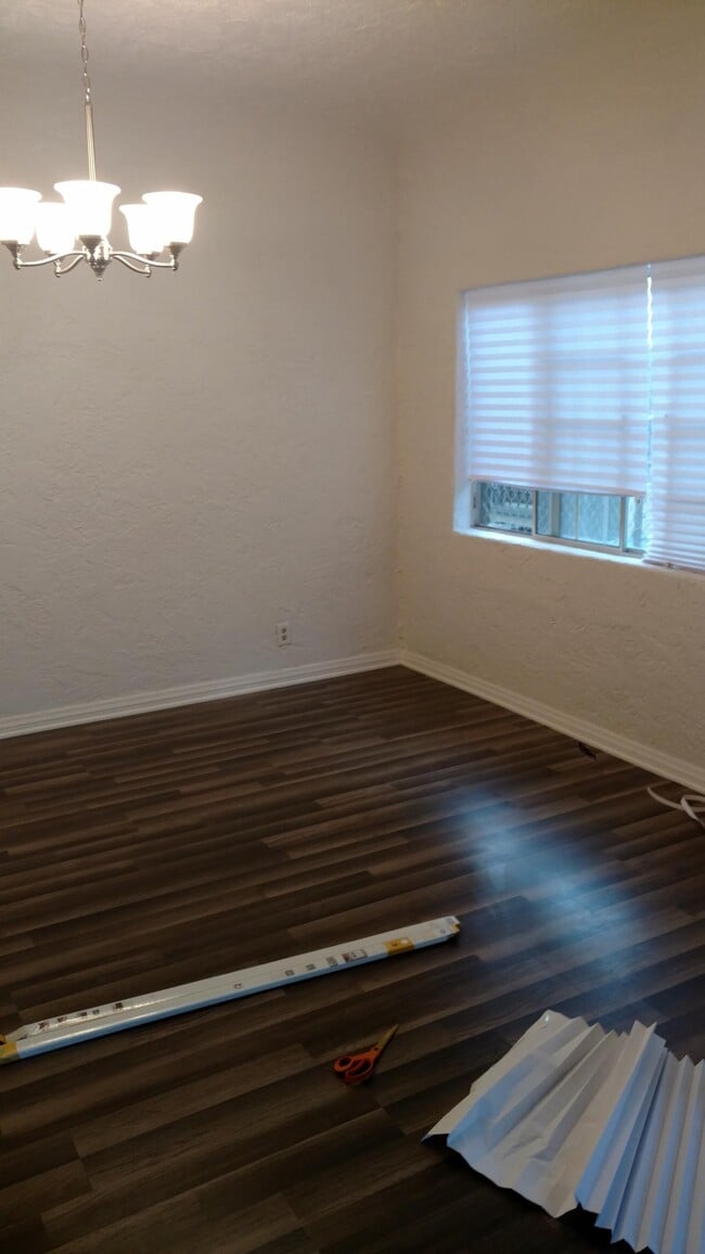 2621 Wellington Rd, Unit 2 in Los Angeles, CA - Foto de edificio - Building Photo