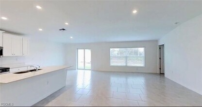 836 Durden Pkwy in Cape Coral, FL - Building Photo - Building Photo