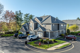 Arlington Ridge Condominiums in Kearny, NJ - Building Photo - Building Photo