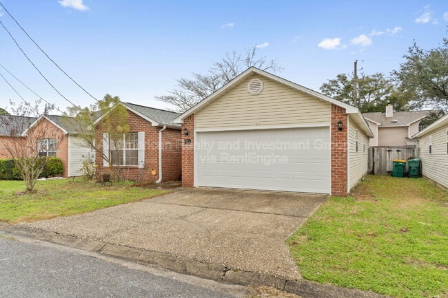 911 Lauderhill Ln in Fort Walton Beach, FL - Building Photo - Building Photo