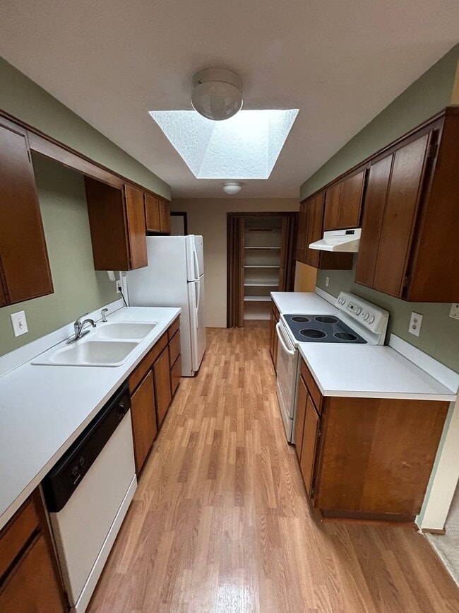 698 NW Fenton St in McMinnville, OR - Building Photo - Building Photo