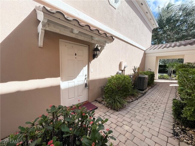 property at 5325 Cove Cir