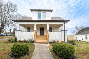 1287 E Harper Ave in Maryville, TN - Building Photo