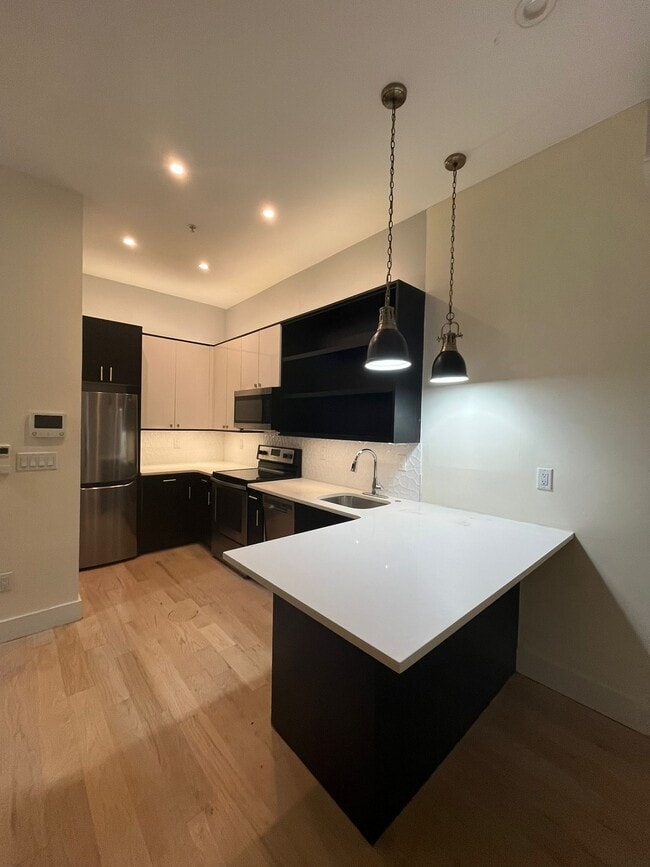 610 Communipaw Ave, Unit 2R