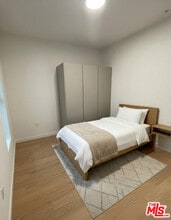 904 S New Hampshire Ave in Los Angeles, CA - Building Photo - Building Photo