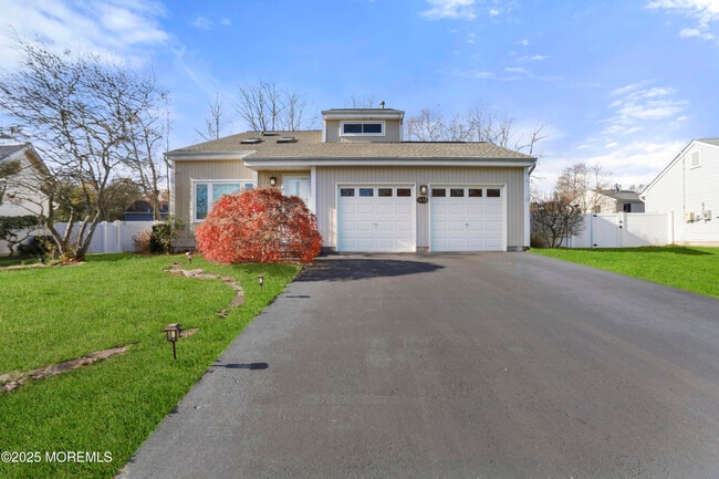 property at 1458 Iroquois Ct