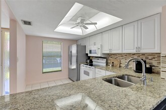 131 Cypress Way E in Naples, FL - Building Photo - Building Photo