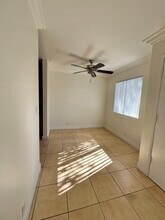 Chateau Studio Village Apartments in North Hollywood, CA - Building Photo - Building Photo