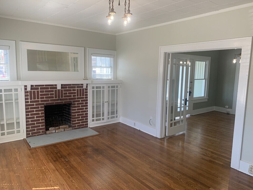 114 E Lafayette St in Fayetteville, AR - Building Photo
