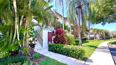 8065 Aberdeen Dr in Boynton Beach, FL - Building Photo - Building Photo