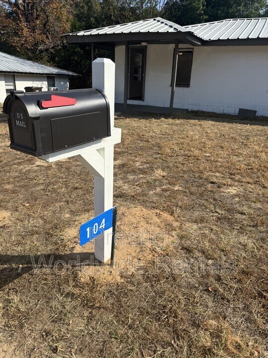 104 Moore St in Cusseta, GA - Building Photo