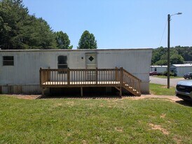 2200 33rd St NE in Hickory, NC - Building Photo