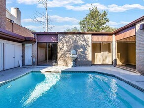 5600 San Felipe St in Houston, TX - Building Photo - Building Photo
