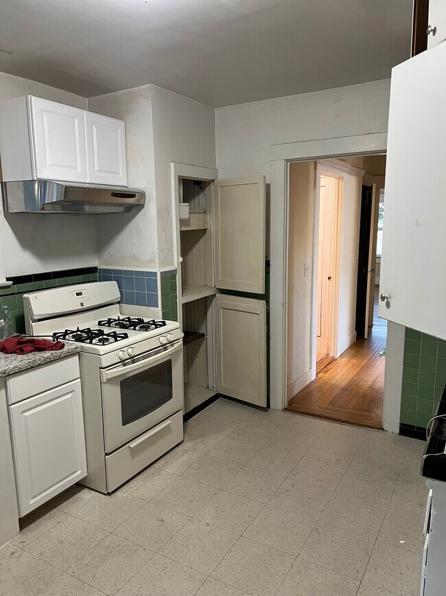 1279 California Dr in Burlingame, CA - Building Photo - Building Photo