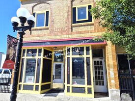 542 Midland Ave in Midland, PA - Building Photo