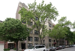 Cornell Arms Apartments in Chicago, IL - Building Photo