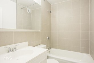 250 W 19th St in New York, NY - Building Photo - Building Photo