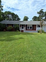 115 Crescent Dr in Beaufort, NC - Building Photo