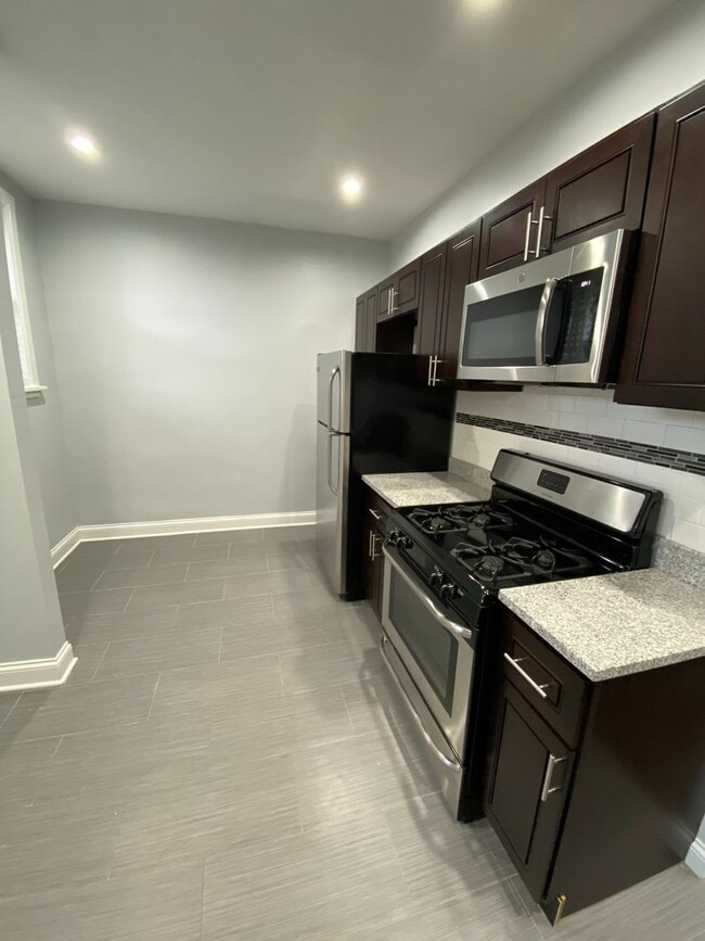 4713 N Albany Ave, Unit 1