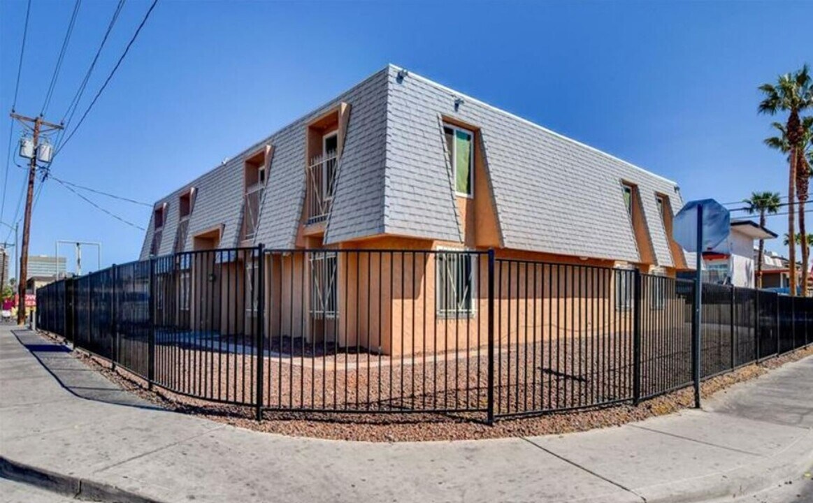 3520 Cambridge St in Las Vegas, NV - Building Photo