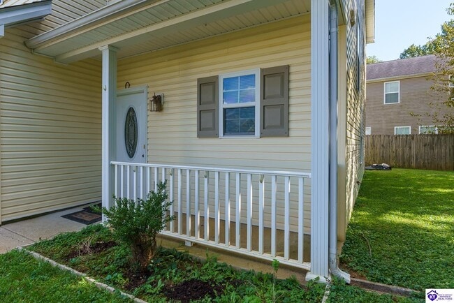 107 Arbor Meadow Ct in Radcliff, KY - Building Photo - Building Photo