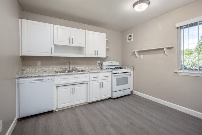 Sunridge Apartments in Fair Oaks, CA - Foto de edificio - Interior Photo