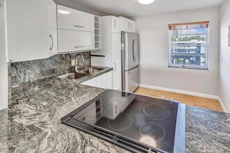 3199 S Ocean Dr in Hallandale Beach, FL - Building Photo - Building Photo